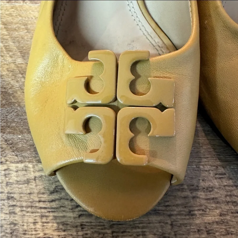 Tory Burch Leather Peep Toe Wedge Sandals Size 7